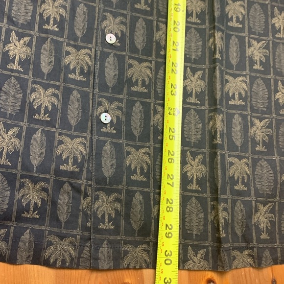Tori Richard Honolulu NWOT Mens  100% Light Cotton Casual Button Up Shirt - Picture 9 of 9